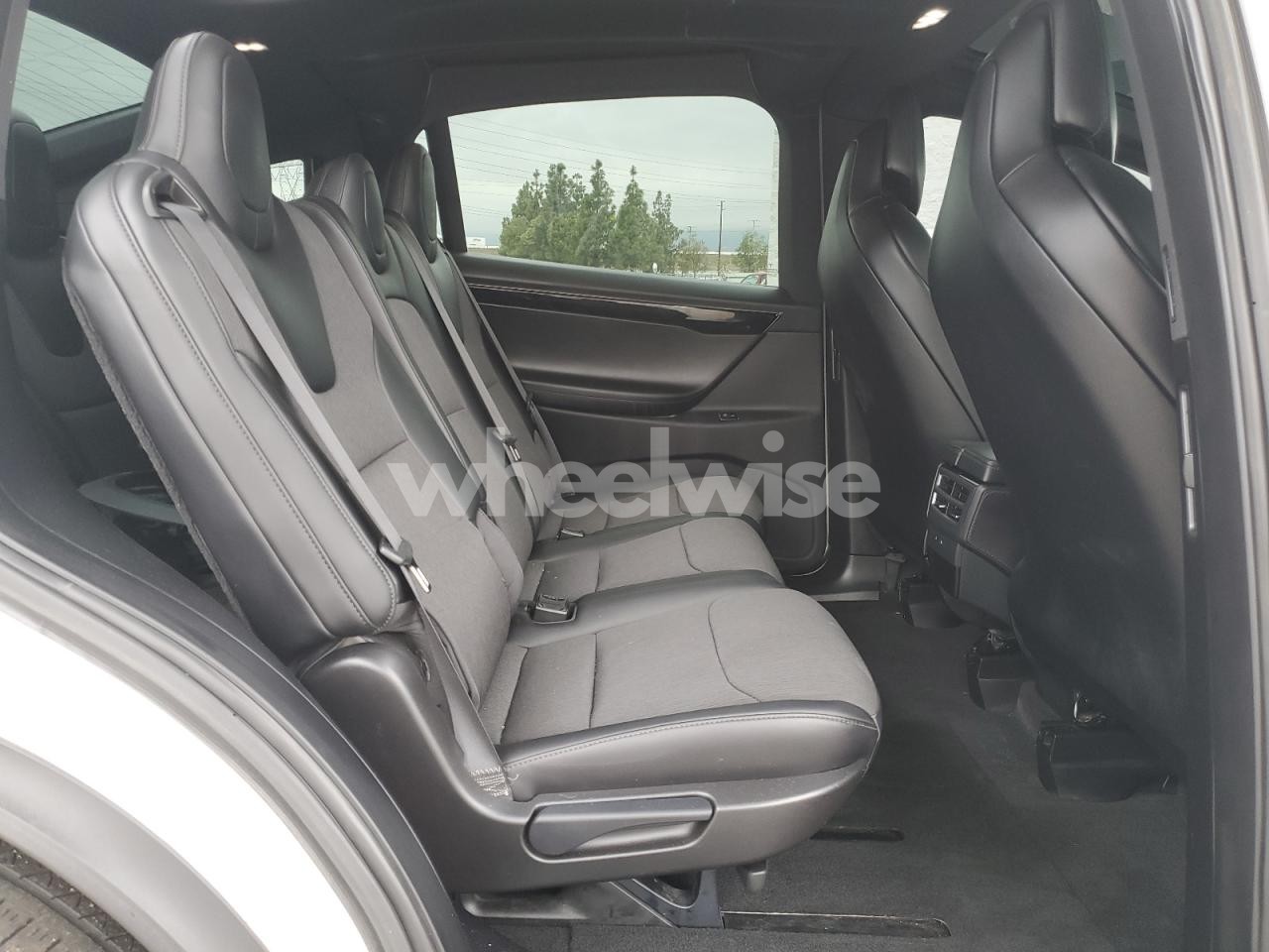 Photo 11 of 2018 TESLA MODEL X (VIN 5YJXCAE26JF111662)
