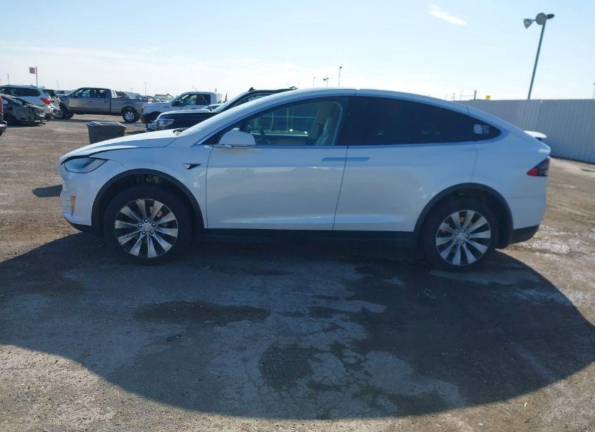 Photo 13 of 2019 Tesla Model X 100D/75D/LONG RANGE (VIN 5YJXCAE26KF185794)