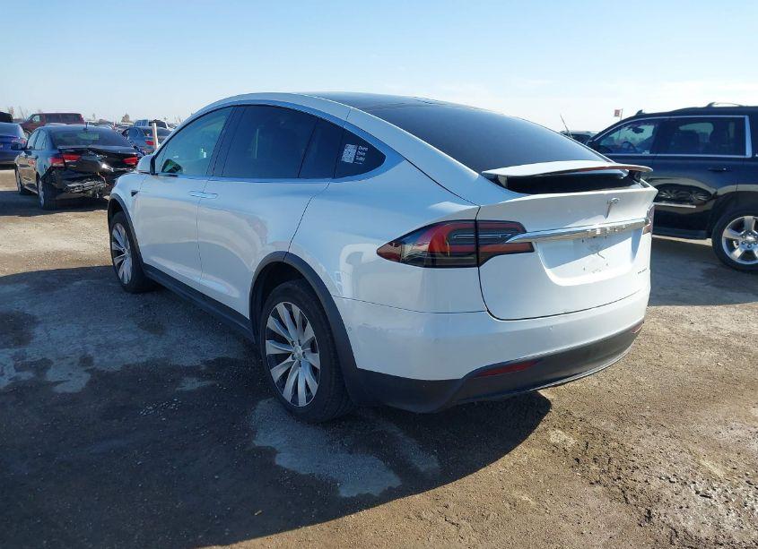 Photo 3 of 2019 Tesla Model X 100D/75D/LONG RANGE (VIN 5YJXCAE26KF185794)