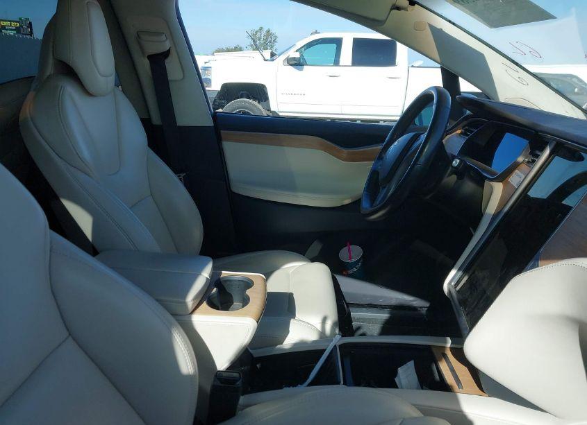 Photo 5 of 2019 Tesla Model X 100D/75D/LONG RANGE (VIN 5YJXCAE26KF185794)