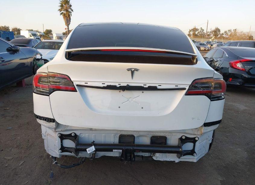 Photo 16 of 2018 Tesla Model X 100D/75D/P100D (VIN 5YJXCAE28JF112697)