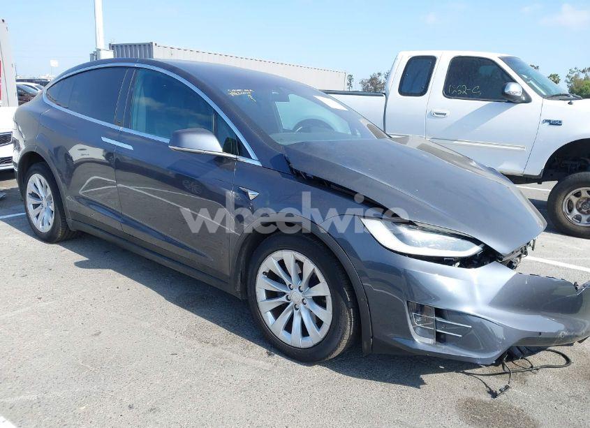 2021 Tesla Model X LONG RANGE DUAL MOTOR ALL-WHEEL DRIVE/LONG RANGE PLUS DUAL MOTOR ALL-WHEEL DRIVE (VIN 5YJXCAE28MF323516) main photo