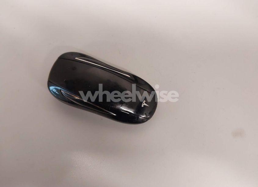 Photo 11 of 2016 Tesla Model X 60D/70D/75D/90D (VIN 5YJXCAE29GF015890)