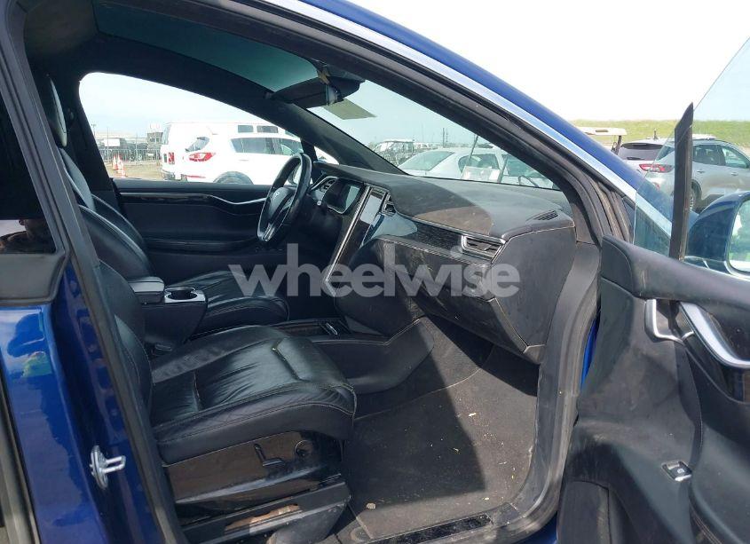 Photo 5 of 2016 Tesla Model X 60D/70D/75D/90D (VIN 5YJXCAE29GF015890)