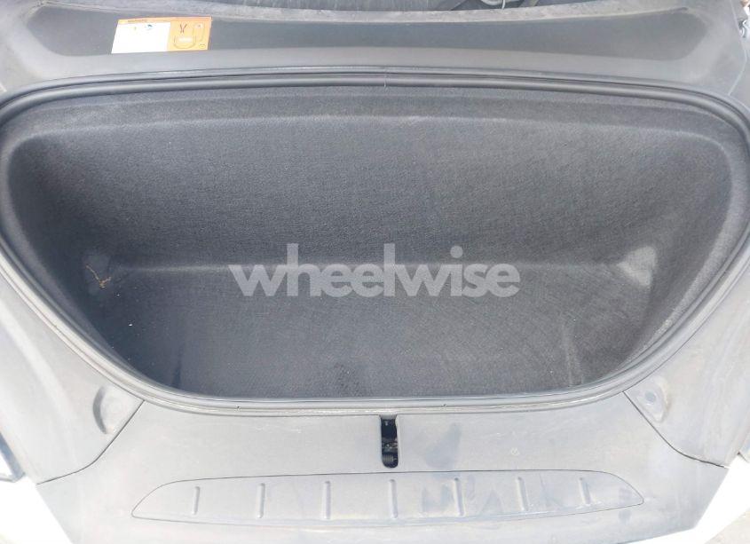 Photo 10 of 2018 Tesla Model X 100D/75D/P100D (VIN 5YJXCAE29JF111977)