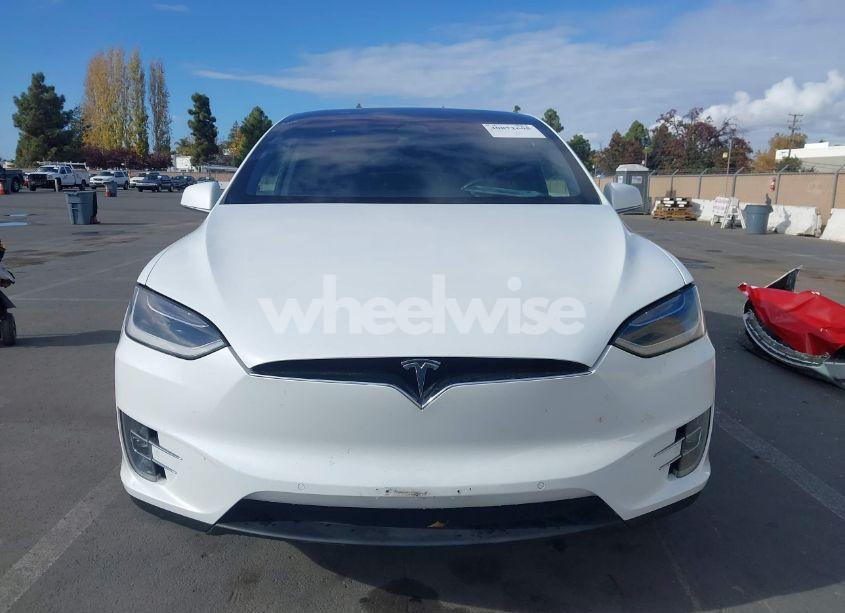 Photo 13 of 2018 Tesla Model X 100D/75D/P100D (VIN 5YJXCAE29JF111977)