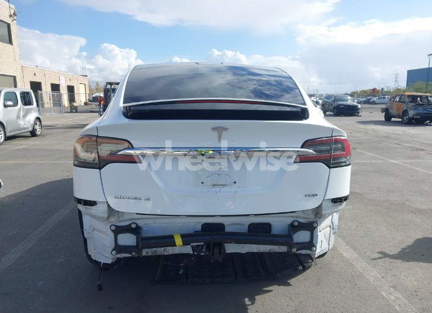 Photo 17 of 2018 Tesla Model X 100D/75D/P100D (VIN 5YJXCAE29JF111977)