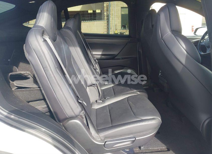 Photo 8 of 2018 Tesla Model X 100D/75D/P100D (VIN 5YJXCAE29JF111977)