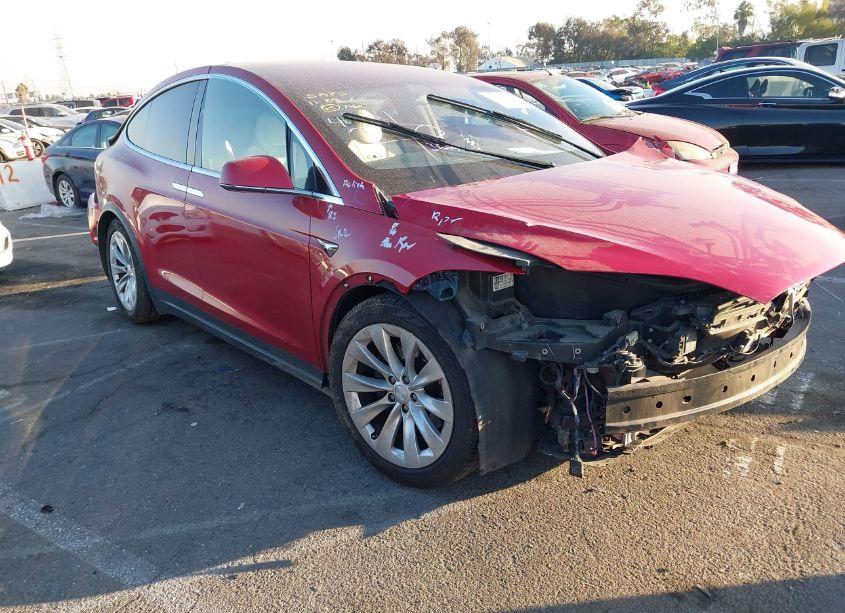 2019 Tesla Model X 100D/75D/LONG RANGE (VIN 5YJXCAE29KF191427) main photo