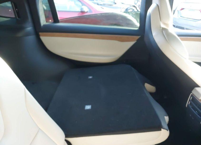 Photo 8 of 2019 Tesla Model X 100D/75D/LONG RANGE (VIN 5YJXCAE29KF191427)