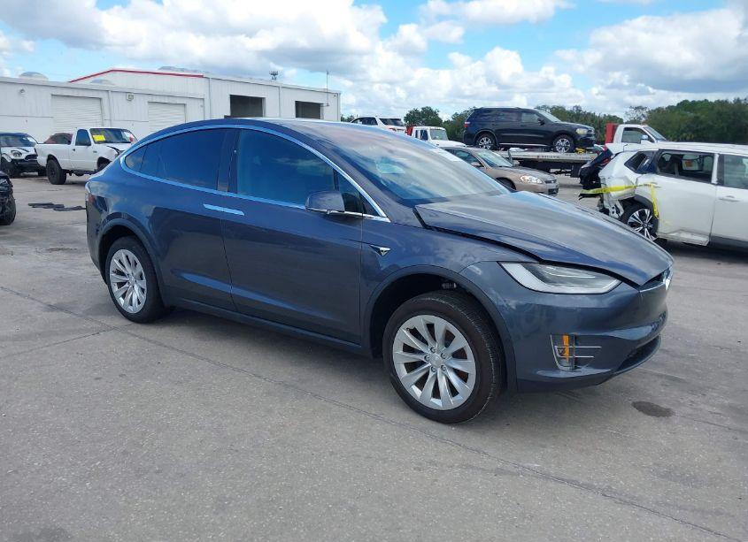 2021 Tesla Model X LONG RANGE DUAL MOTOR ALL-WHEEL DRIVE/LONG RANGE PLUS DUAL MOTOR ALL-WHEEL DRIVE (VIN 5YJXCAE29MF323623) main photo