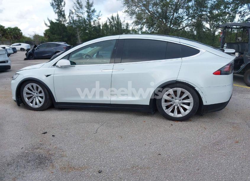 Photo 14 of 2017 Tesla Model X 100D/75D/90D (VIN 5YJXCBE20HF070252)