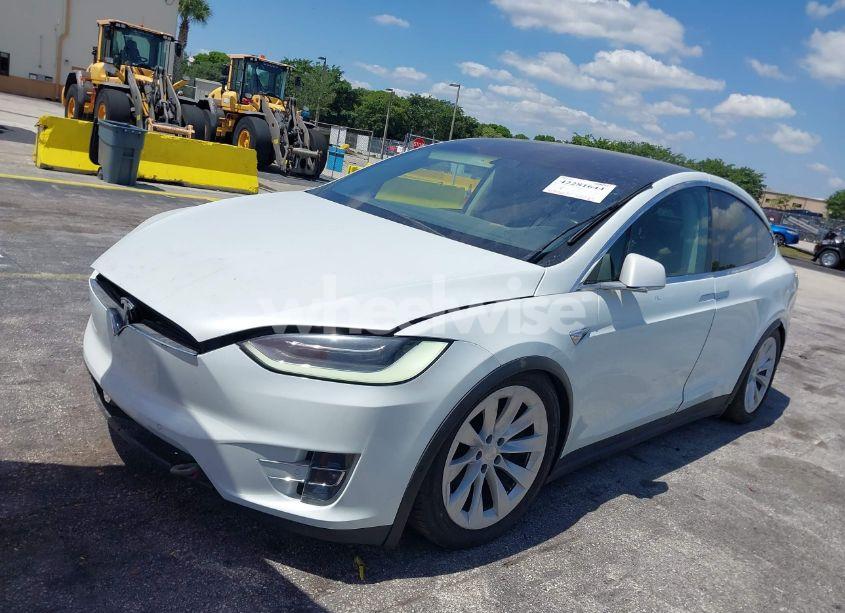 Photo 2 of 2017 Tesla Model X 100D/75D/90D (VIN 5YJXCBE20HF070252)