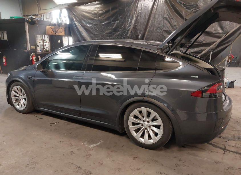 Photo 3 of 2018 Tesla Model X 100D/75D/P100D (VIN 5YJXCBE20JF138216)