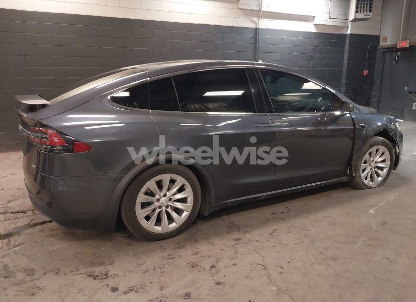 Photo 4 of 2018 Tesla Model X 100D/75D/P100D (VIN 5YJXCBE20JF138216)