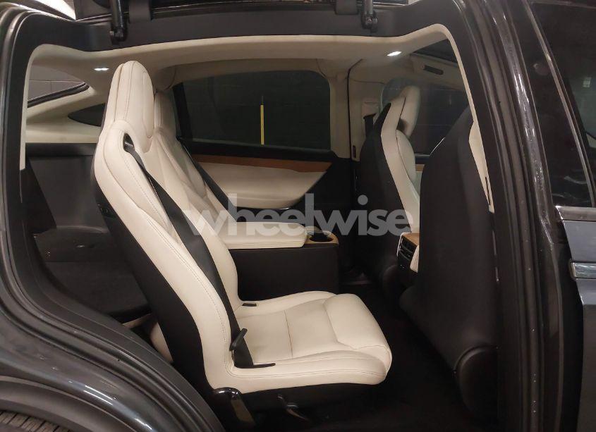 Photo 8 of 2018 Tesla Model X 100D/75D/P100D (VIN 5YJXCBE20JF138216)