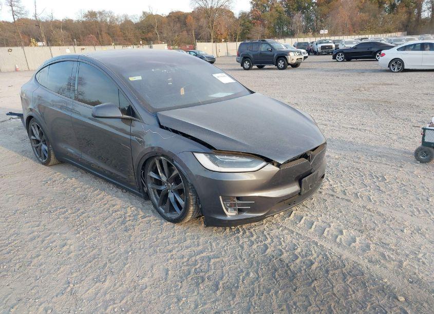 2016 Tesla Model X 60D/70D/75D/90D/P100D (VIN 5YJXCBE21GF005845) main photo