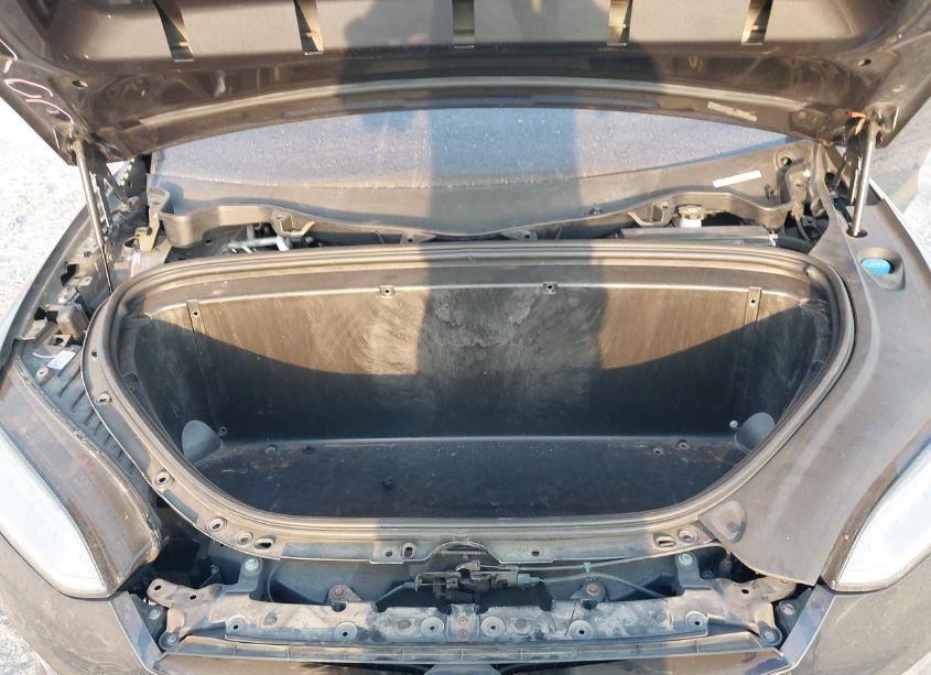 Photo 10 of 2016 Tesla Model X 60D/70D/75D/90D/P100D (VIN 5YJXCBE21GF005845)