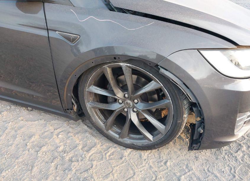 Photo 6 of 2016 Tesla Model X 60D/70D/75D/90D/P100D (VIN 5YJXCBE21GF005845)