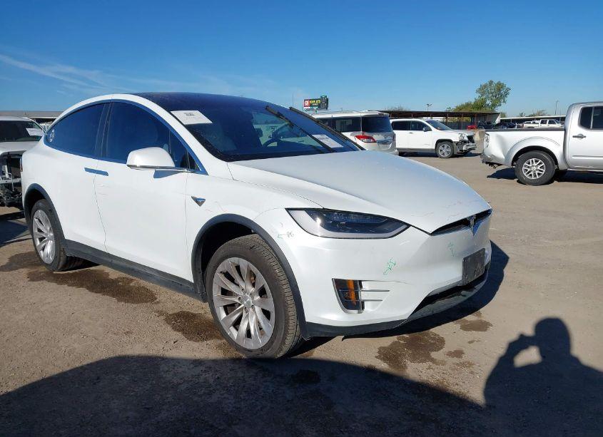 2017 Tesla Model X (VIN 5YJXCBE21HF065092) main photo