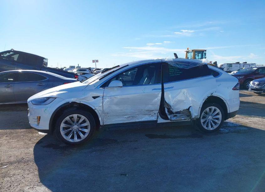 Photo 6 of 2017 Tesla Model X (VIN 5YJXCBE21HF065092)