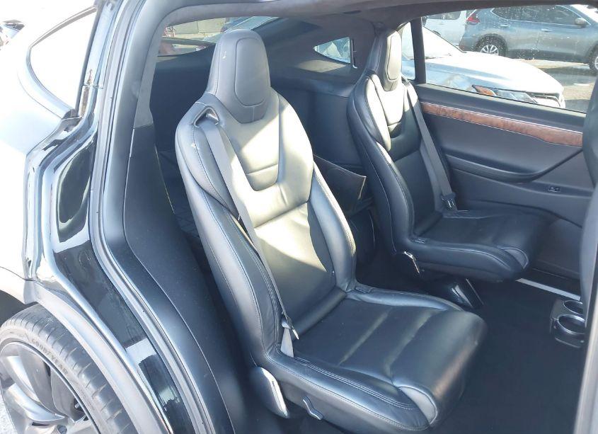 Photo 8 of 2017 Tesla Model X 100D/75D/90D (VIN 5YJXCBE23HF043093)