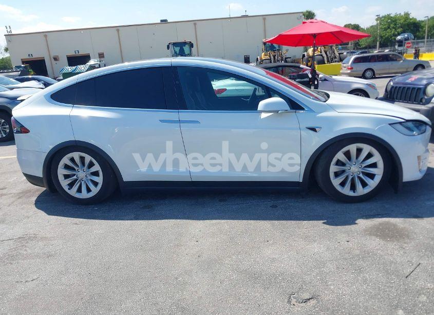 Photo 13 of 2017 Tesla Model X 100D/75D/90D (VIN 5YJXCBE23HF045670)