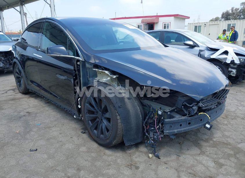 2017 Tesla Model X 100D/75D/90D (VIN 5YJXCBE24HF078435) main photo