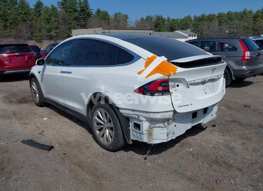 Photo 3 of 2018 Tesla Model X 100D/75D/P100D (VIN 5YJXCBE26JF087126)