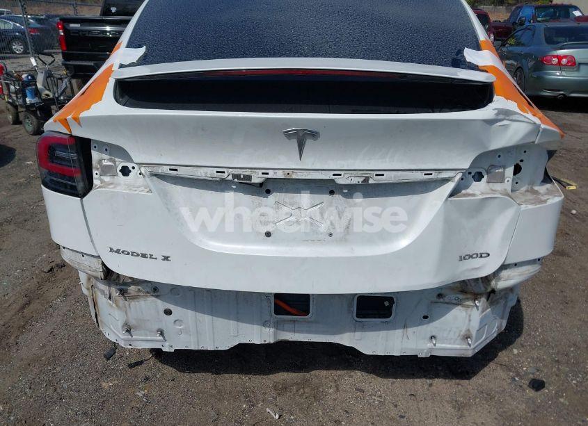 Photo 6 of 2018 Tesla Model X 100D/75D/P100D (VIN 5YJXCBE26JF087126)
