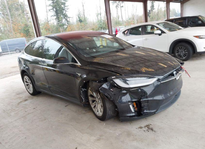 2017 Tesla Model X 100D/75D/90D (VIN 5YJXCBE27HF045672) main photo