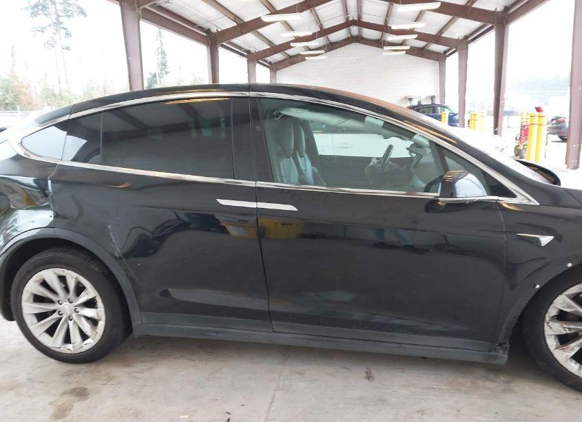 Photo 13 of 2017 Tesla Model X 100D/75D/90D (VIN 5YJXCBE27HF045672)