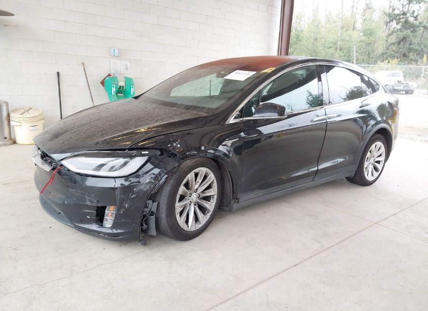 Photo 2 of 2017 Tesla Model X 100D/75D/90D (VIN 5YJXCBE27HF045672)