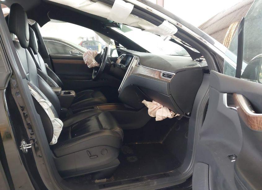 Photo 5 of 2017 Tesla Model X 100D/75D/90D (VIN 5YJXCBE27HF045672)