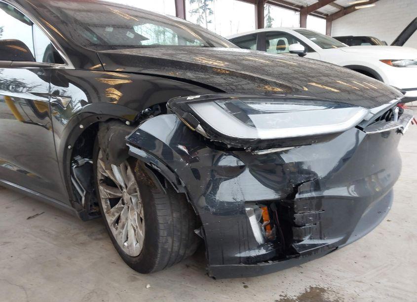 Photo 6 of 2017 Tesla Model X 100D/75D/90D (VIN 5YJXCBE27HF045672)