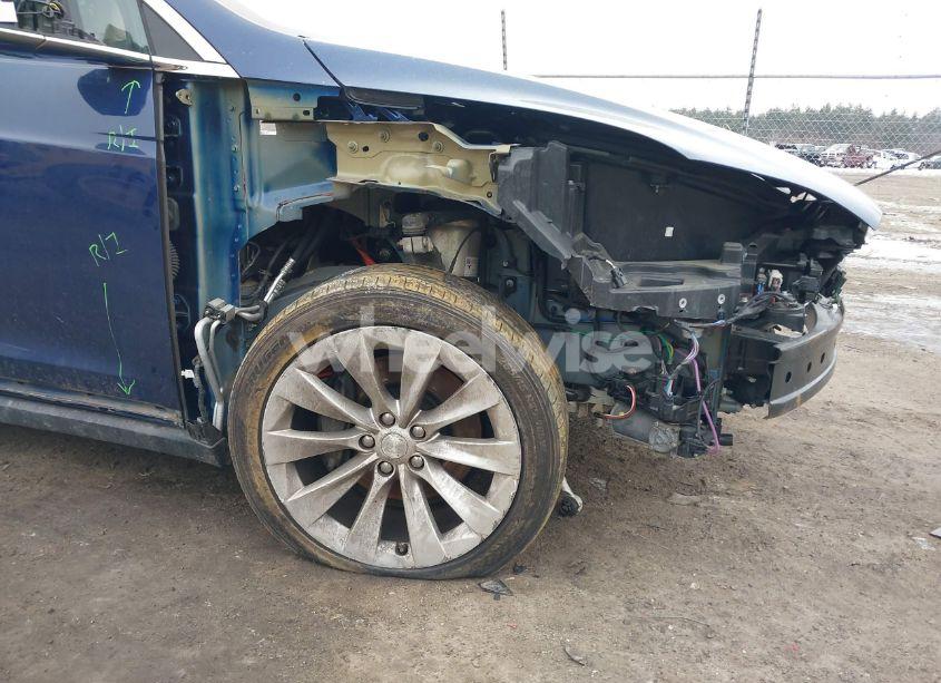 Photo 5 of 2018 Tesla Model X 100D/75D/P100D (VIN 5YJXCBE27JF115385)