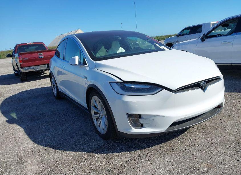 2016 Tesla Model X (VIN 5YJXCBE28GF021024) main photo