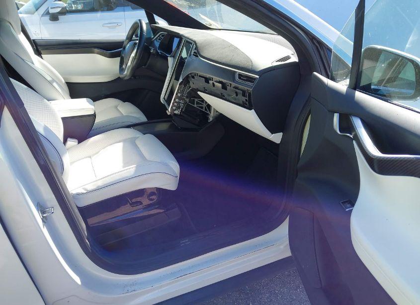 Photo 10 of 2016 Tesla Model X (VIN 5YJXCBE28GF021024)