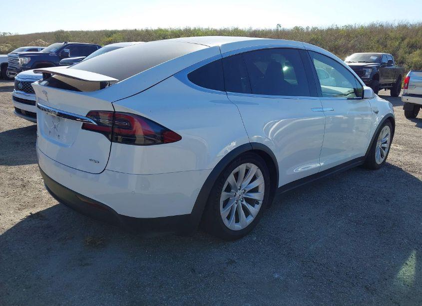 Photo 4 of 2016 Tesla Model X (VIN 5YJXCBE28GF021024)