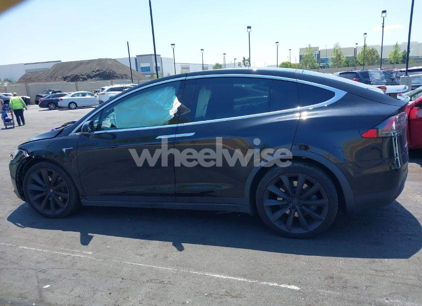 Photo 15 of 2018 Tesla Model X 100D/75D/P100D (VIN 5YJXCBE28JF103102)