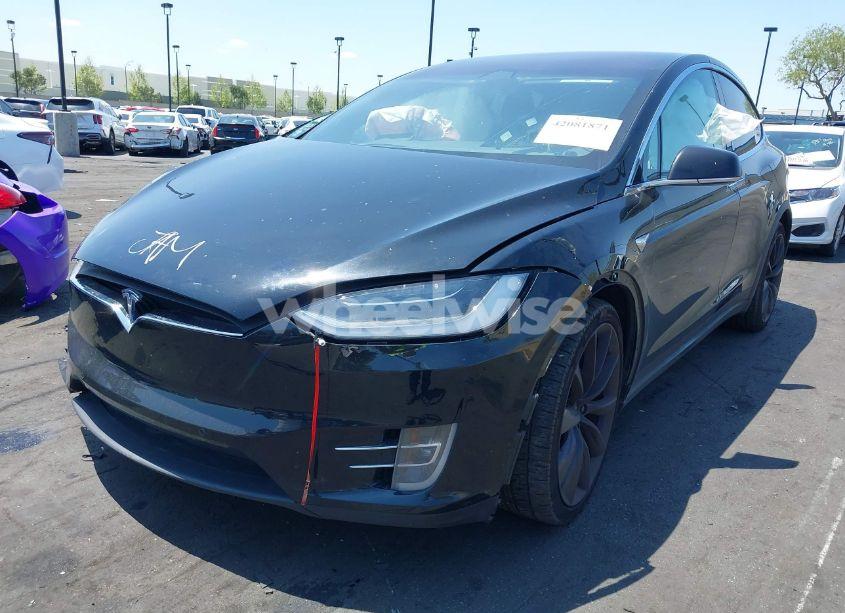 Photo 2 of 2018 Tesla Model X 100D/75D/P100D (VIN 5YJXCBE28JF103102)