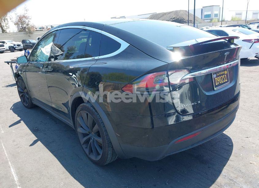 Photo 3 of 2018 Tesla Model X 100D/75D/P100D (VIN 5YJXCBE28JF103102)