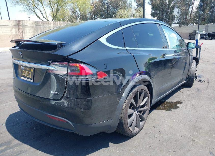 Photo 4 of 2018 Tesla Model X 100D/75D/P100D (VIN 5YJXCBE28JF103102)