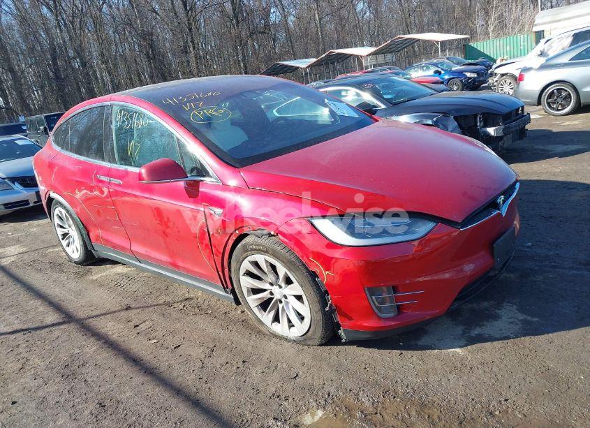 2017 Tesla Model X 100D/75D/90D (VIN 5YJXCBE2XHF065740) main photo