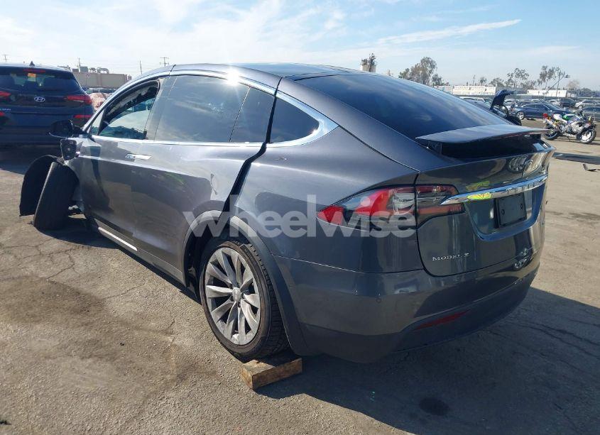 Photo 3 of 2018 Tesla Model X 100D/75D/P100D (VIN 5YJXCBE2XJF111959)