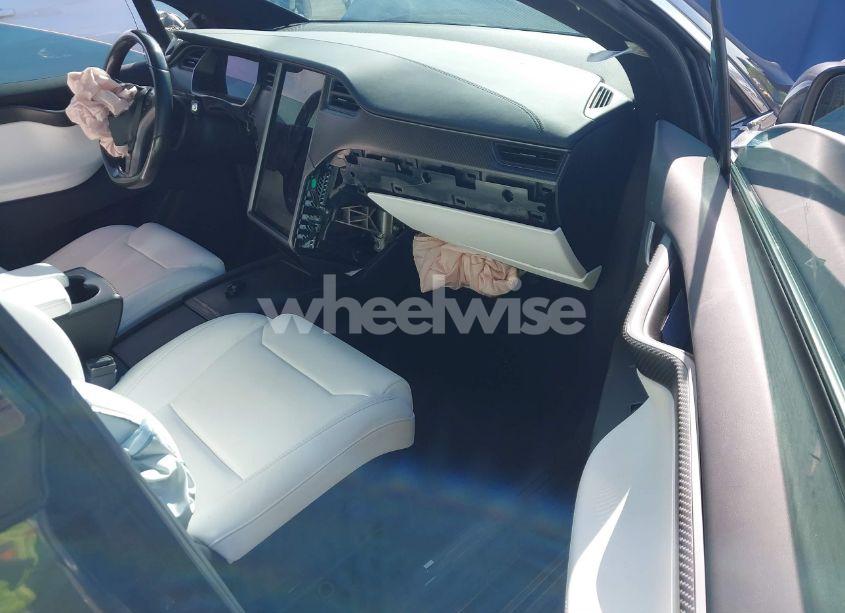 Photo 5 of 2018 Tesla Model X 100D/75D/P100D (VIN 5YJXCBE2XJF111959)