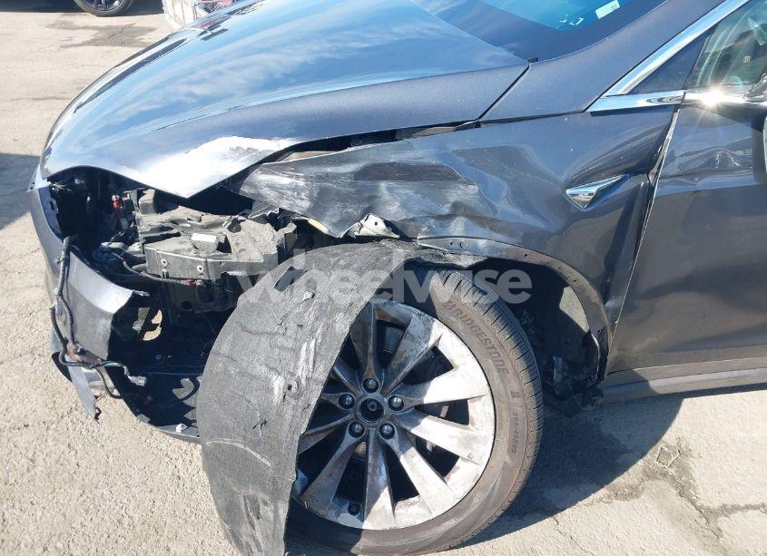 Photo 6 of 2018 Tesla Model X 100D/75D/P100D (VIN 5YJXCBE2XJF111959)