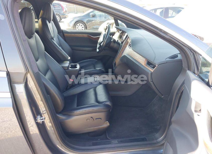 Photo 5 of 2020 Tesla Model X LONG RANGE DUAL MOTOR ALL-WHEEL DRIVE/LONG RANGE PLUS DUAL MOTOR ALL-WHEEL DRIVE (VIN 5YJXCBE2XLF230629)