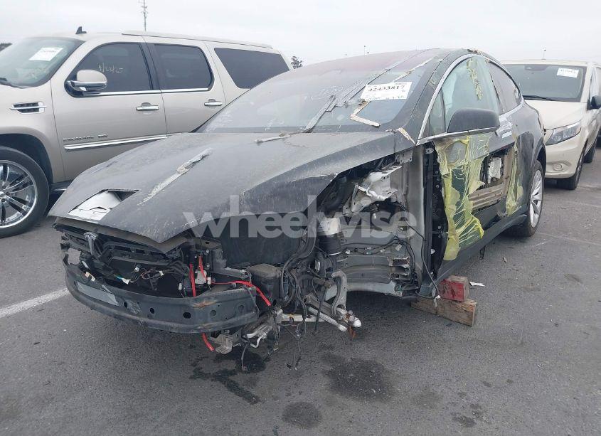 Photo 6 of 2020 Tesla Model X LONG RANGE DUAL MOTOR ALL-WHEEL DRIVE/LONG RANGE PLUS DUAL MOTOR ALL-WHEEL DRIVE (VIN 5YJXCBE2XLF244787)