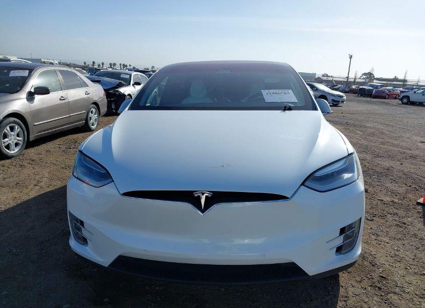 Photo 11 of 2018 Tesla Model X (VIN 5YJXCBE49JF091270)